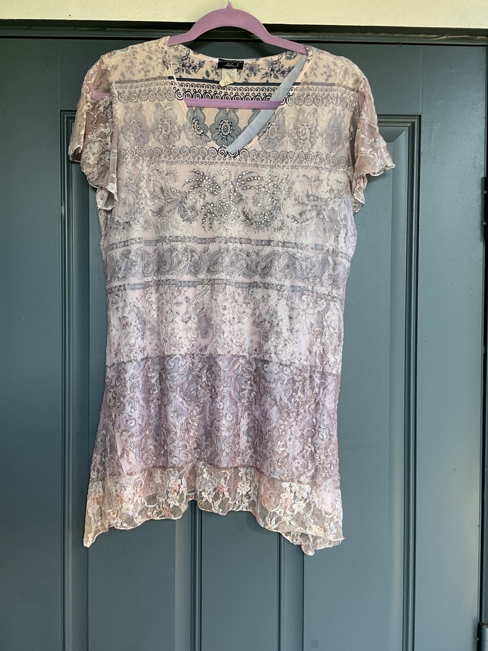 Delicate Lace-Trim Pink Floral V-Neck Women’s Top